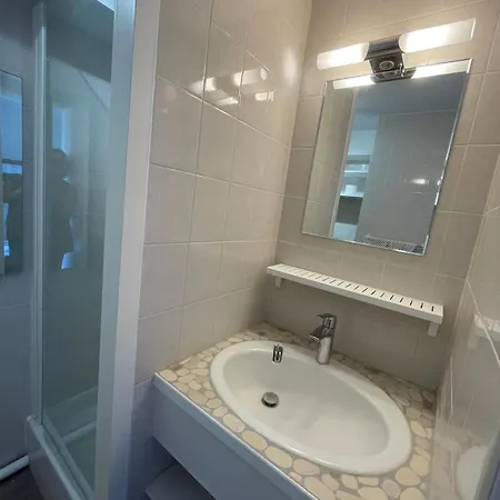 Confort Super Emplacement شقة كابروتو